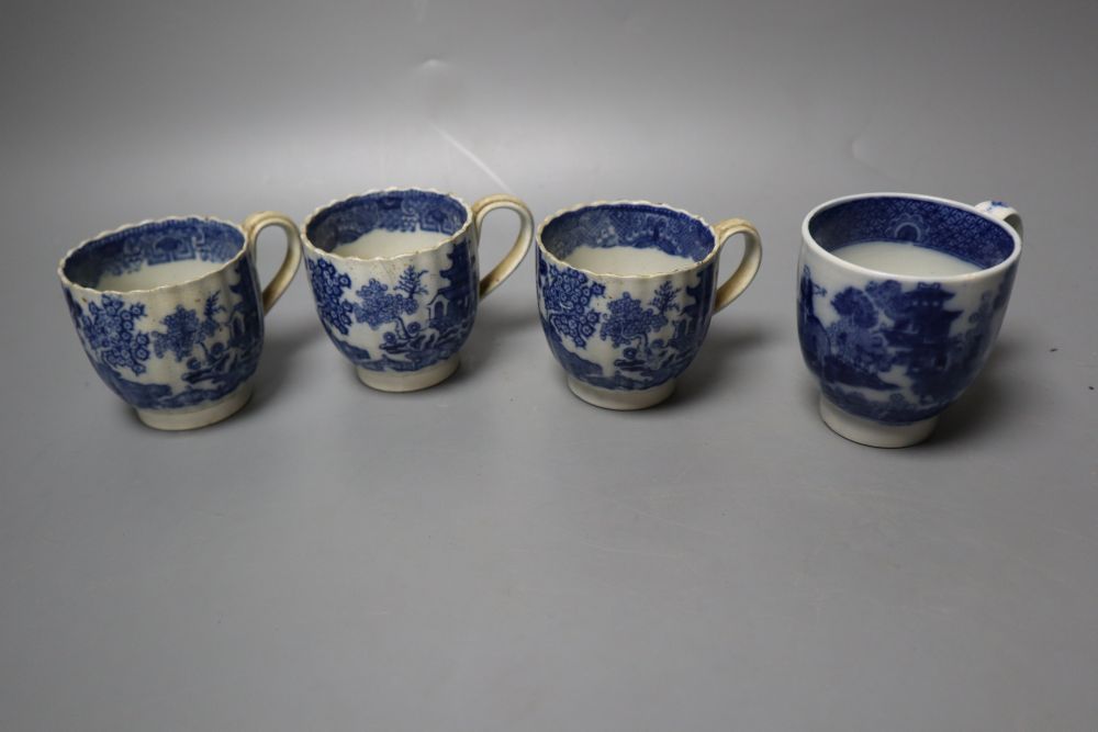 Four pearlware coffee cups and a pottery mug and a porcellaneous jug with oriental figures,11cm